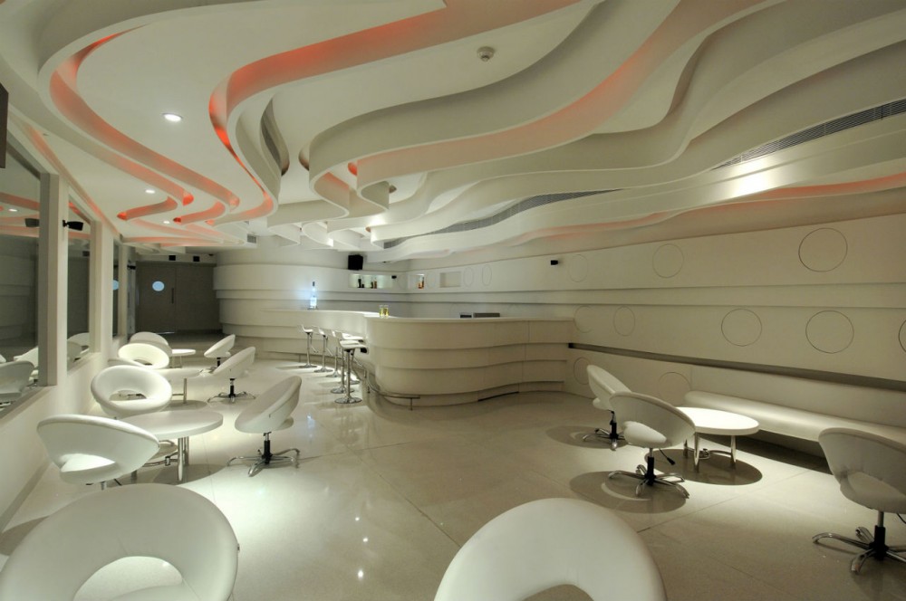 Chrome Hotel / Sanjay Puri Architects