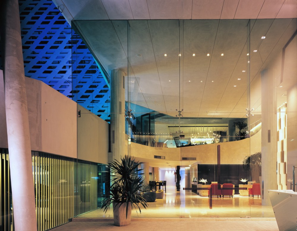 LIT Bangkok / VaSLab Architecture (6) © Spaceshift Studio
