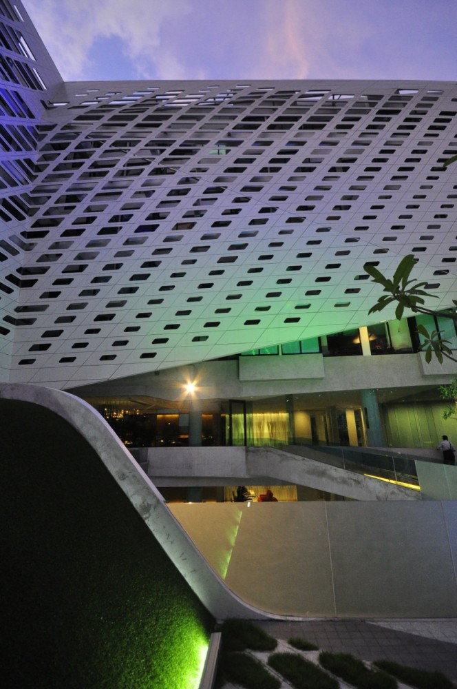 LIT Bangkok / VaSLab Architecture (1) © Spaceshift Studio