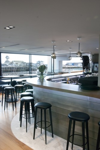 Rocksalt Seafood Restaurant / Guy Hollaway Architects (23)