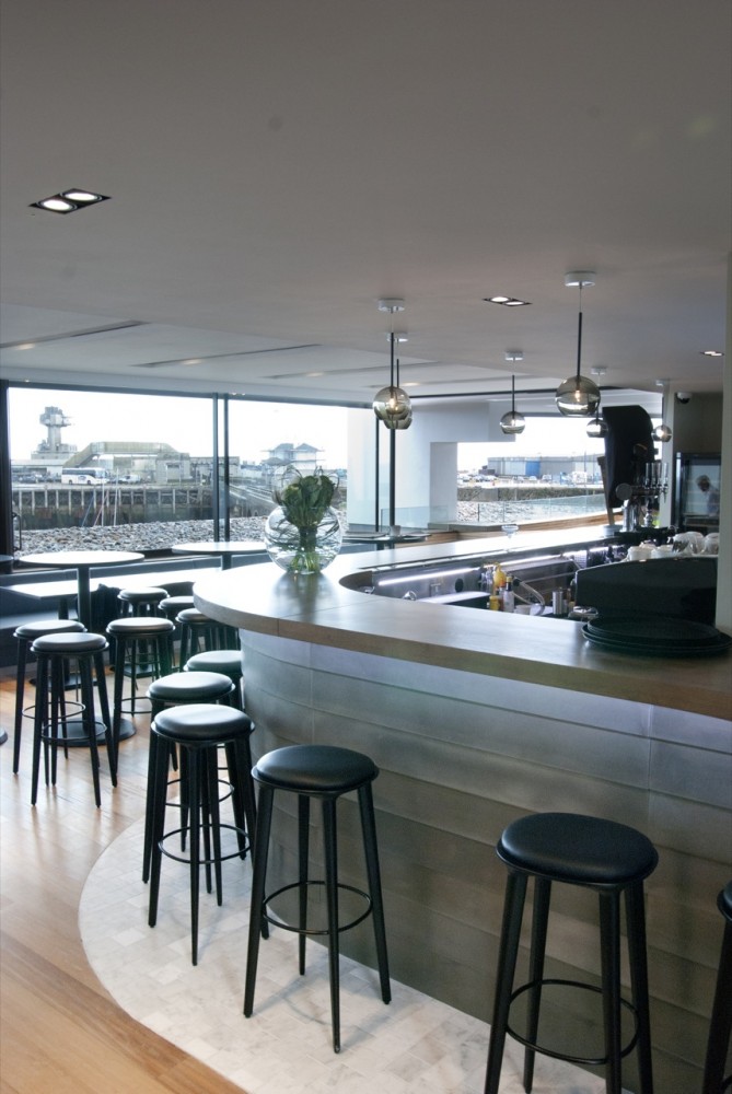 Rocksalt Seafood Restaurant / Guy Hollaway Architects