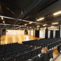 Lyneham Performing Arts Centre / HBO+EMTB Lyneham Performing Arts Centre / HBO+EMTB © Ben Wrigley - Photohub