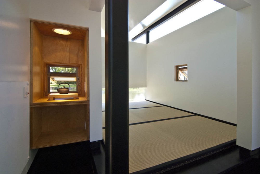 Meditation Hut III “Victor” / Jeffery S. Poss Architect