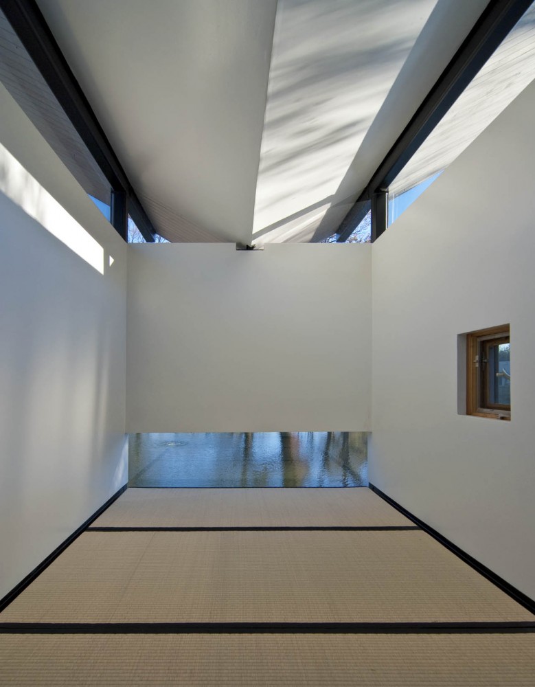 Meditation Hut III “Victor” / Jeffery S. Poss Architect