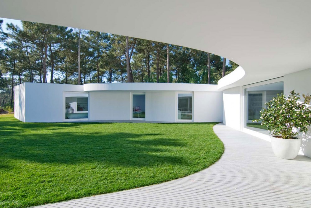 House in Aroeira / Aires Mateus