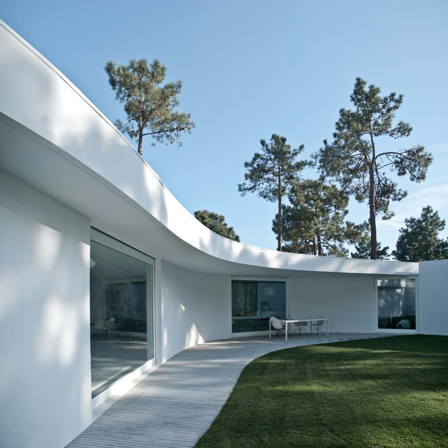 House in Aroeira / Aires Mateus
