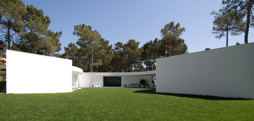 House in Aroeira / Aires Mateus