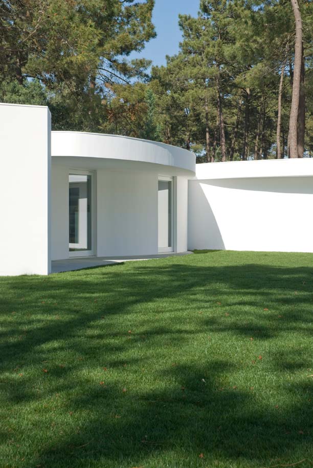 House in Aroeira / Aires Mateus