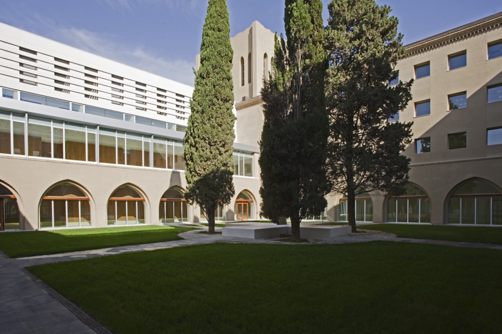 Zaragoza Metropolitan Seminary / ACXT Arquitectos