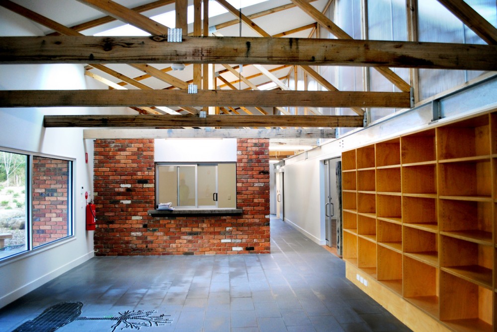 Flowerdale Community House / Antarctica