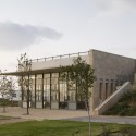 Ramat Hanadiv Visiting Center / Ada Karmi-Melamede Architects (28) Ramat Hanadiv Visiting Center / Ada Karmi-Melamede Architects (28) © Amit Geron