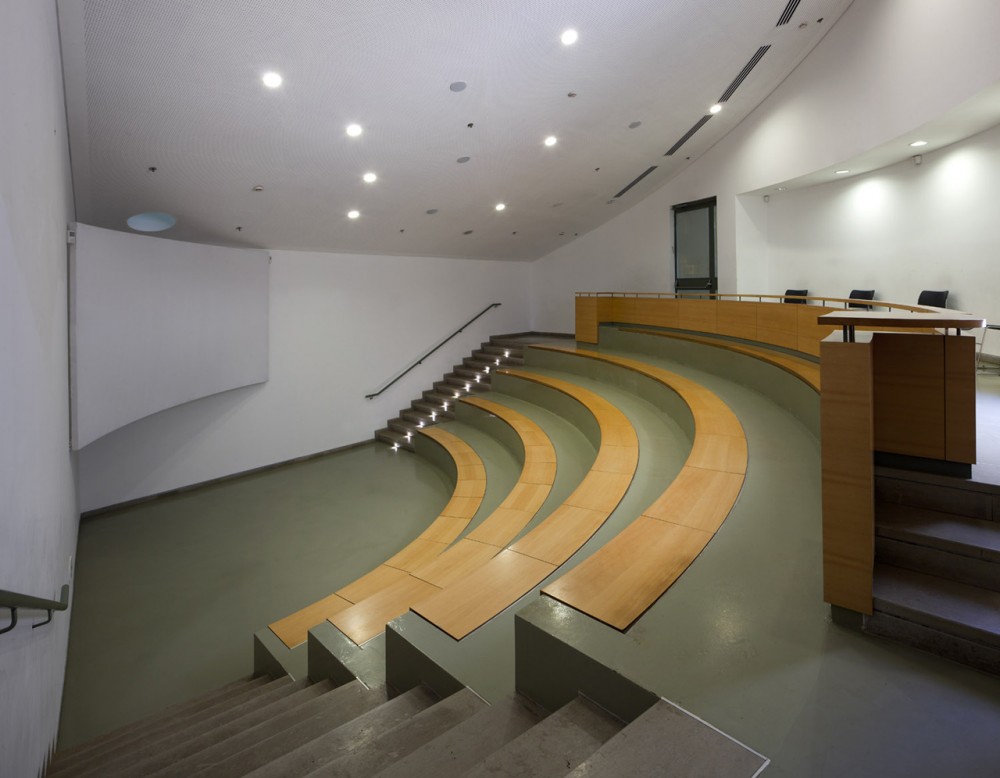 Ramat Hanadiv Visiting Center / Ada Karmi-Melamede Architects