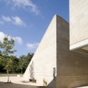 Ramat Hanadiv Visiting Center / Ada Karmi-Melamede Architects (5) Ramat Hanadiv Visiting Center / Ada Karmi-Melamede Architects (5) © Amit Geron