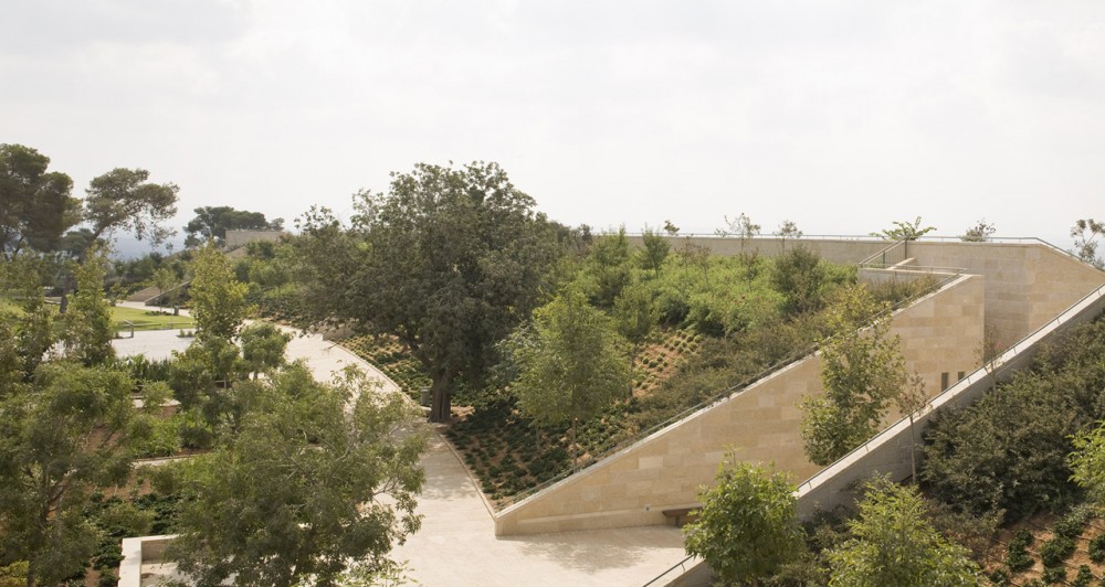 Ramat Hanadiv Visiting Center / Ada Karmi-Melamede Architects