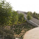 Ramat Hanadiv Visiting Center / Ada Karmi-Melamede Architects (2) Ramat Hanadiv Visiting Center / Ada Karmi-Melamede Architects (2) © Amit Geron