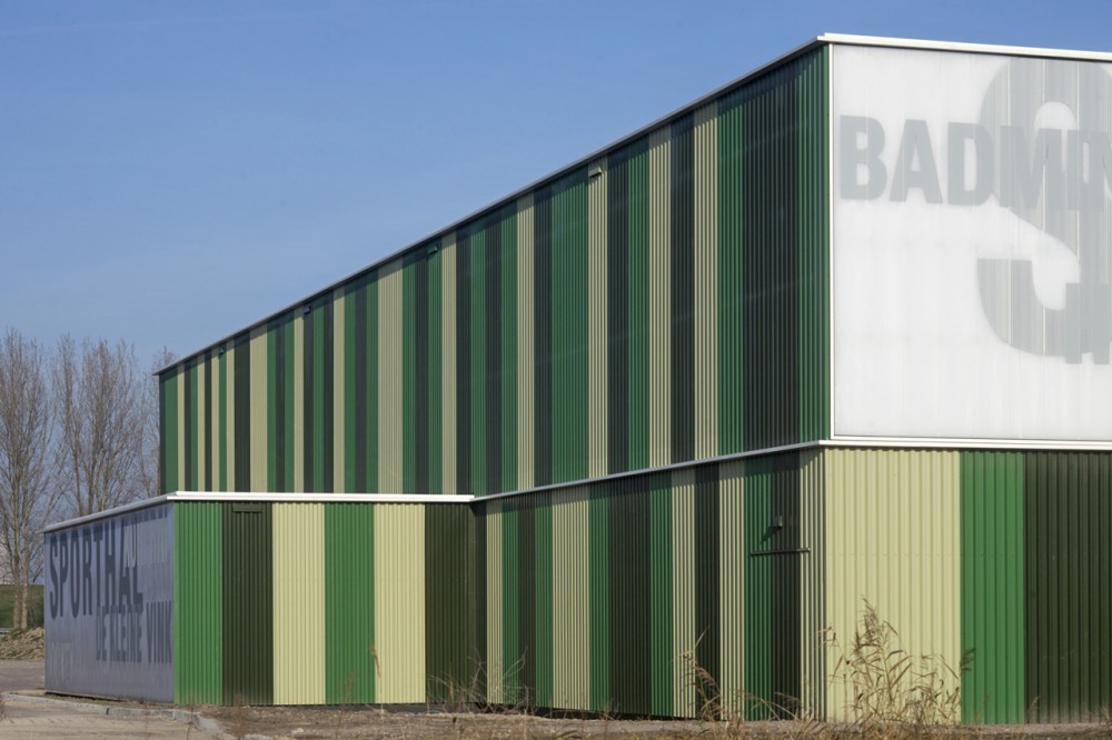 Green Sports Hall / MoederscheimMoonen Architects