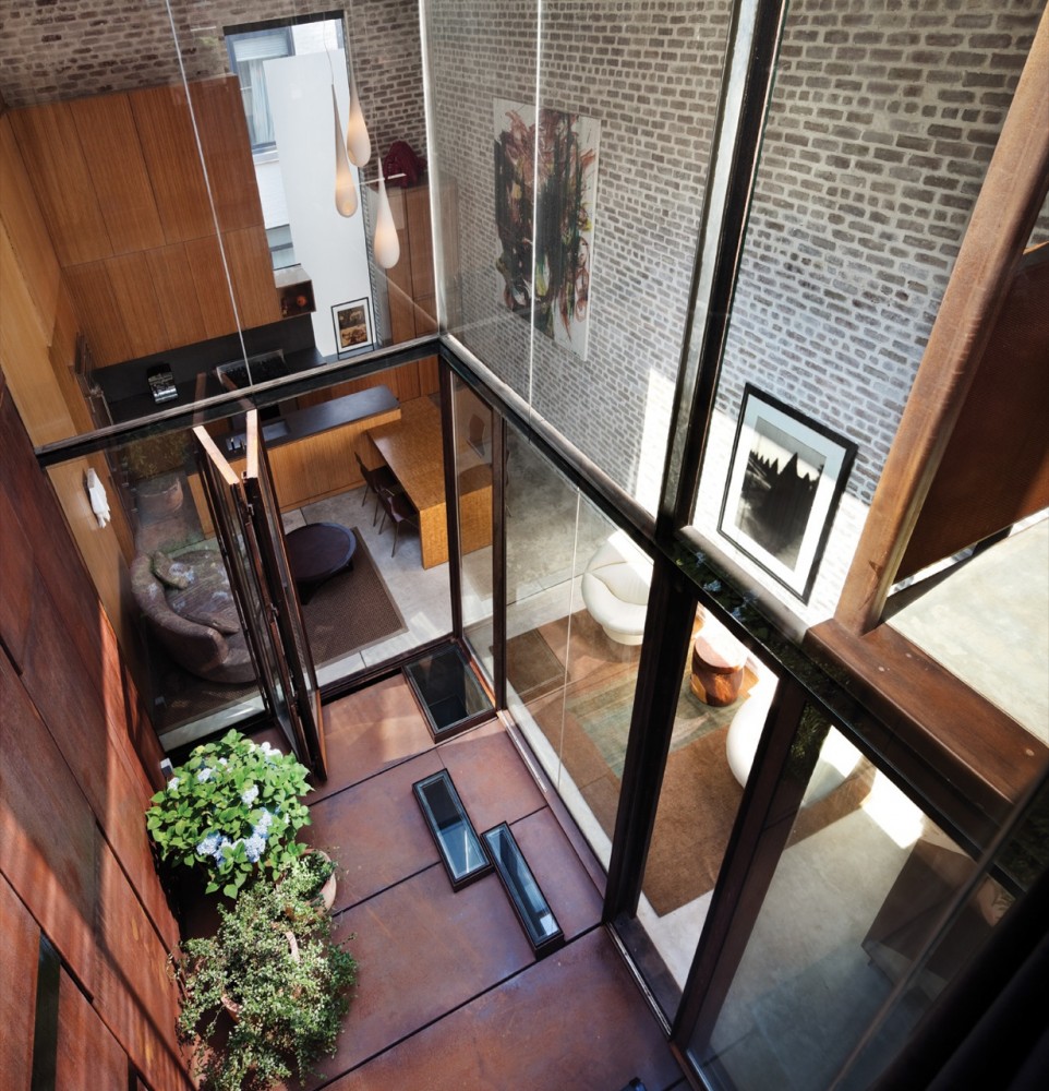 Inverted Warehouse-Townhouse / Dean-Wolf Architects