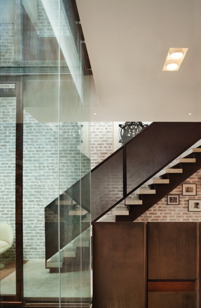 Inverted Warehouse-Townhouse / Dean-Wolf Architects