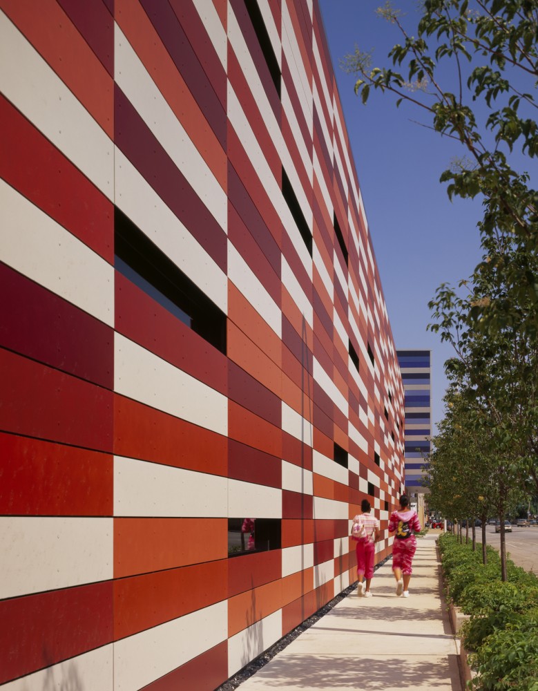 The Gary Comer Youth Center / John Ronan Architects