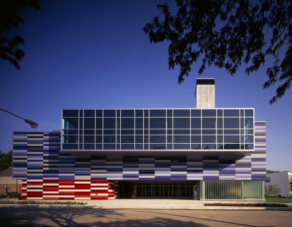The Gary Comer Youth Center / John Ronan Architects