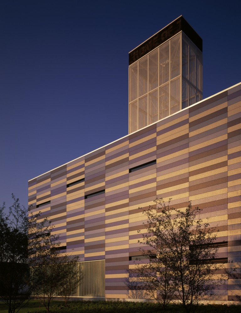 The Gary Comer Youth Center / John Ronan Architects