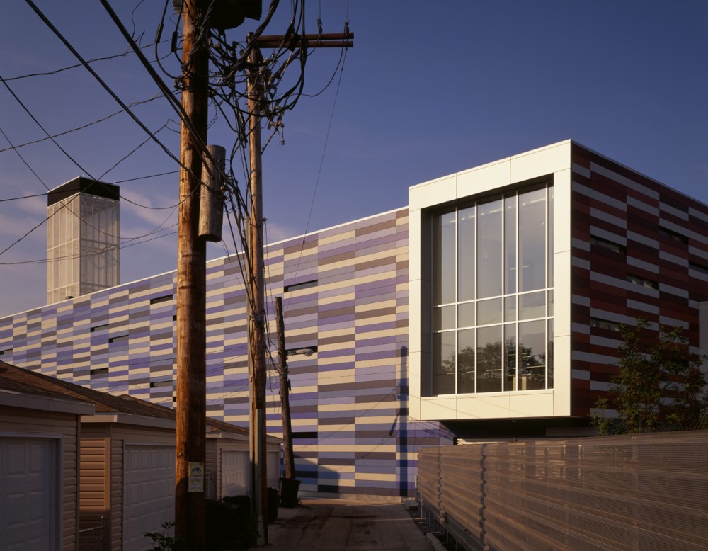The Gary Comer Youth Center / John Ronan Architects