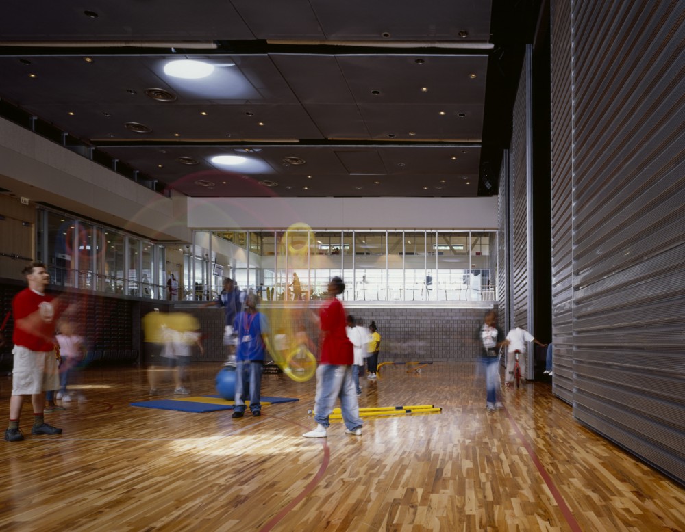 The Gary Comer Youth Center / John Ronan Architects