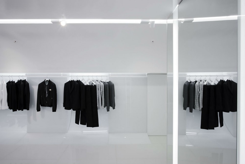 Capsula Multibrand Store / GöSKE PROJECT