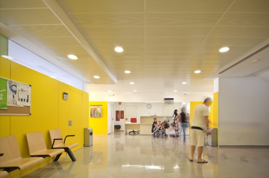 Porreres Medical Center / MACA Estudio (7)