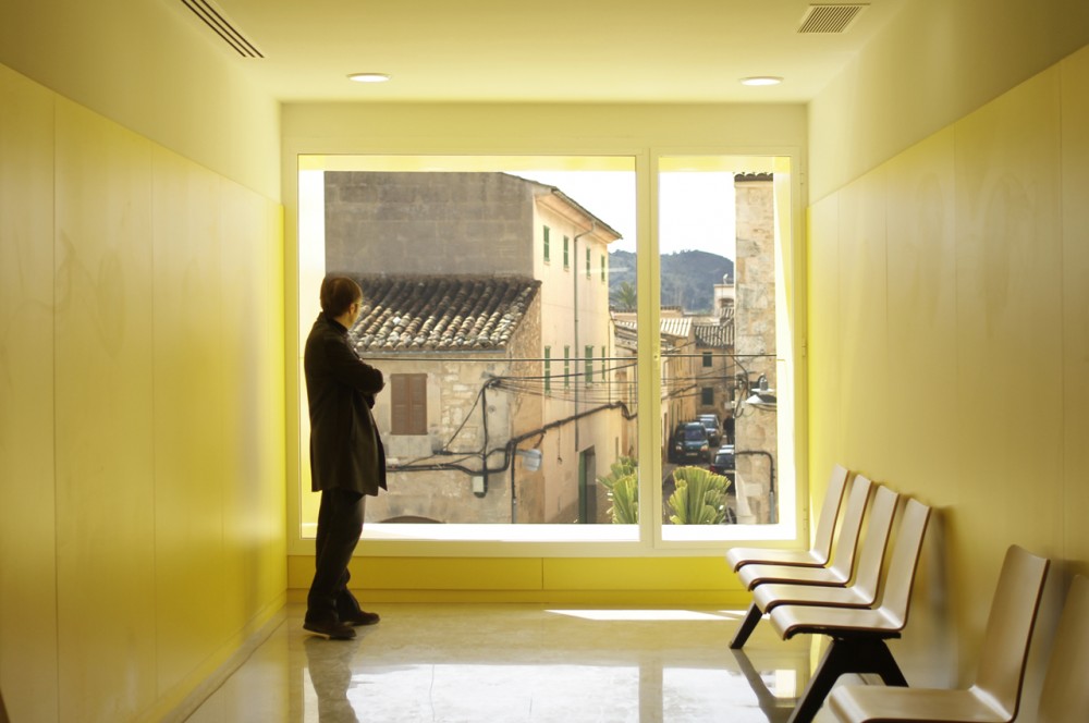Porreres Medical Center / MACA Estudio