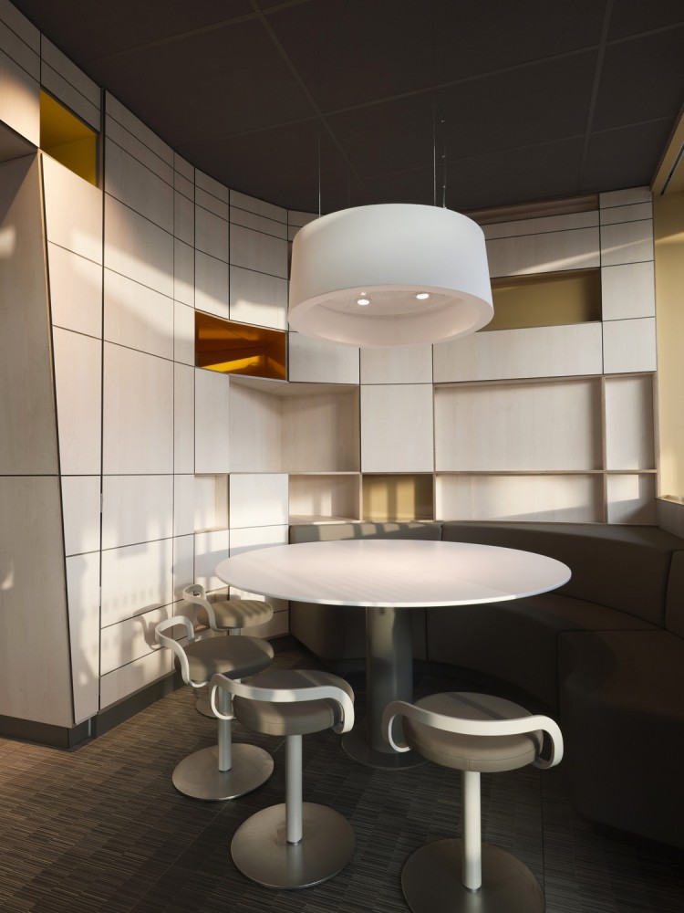McDonald’s Interiors in France / Patrick Norguet