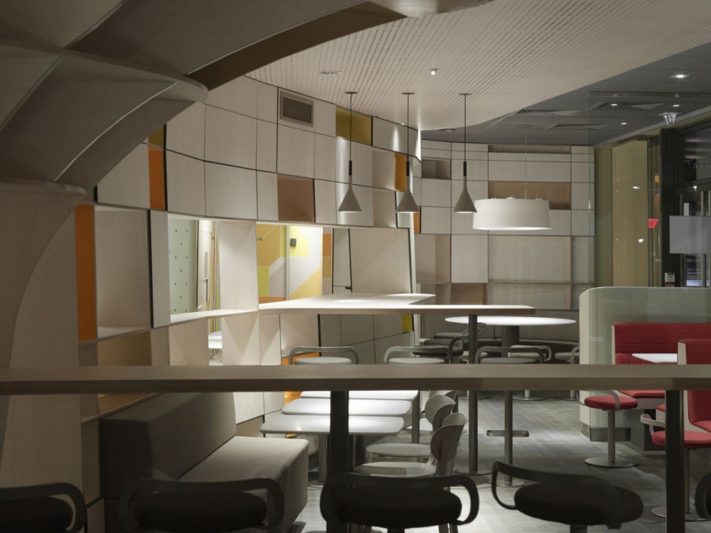 McDonald’s Interiors in France / Patrick Norguet