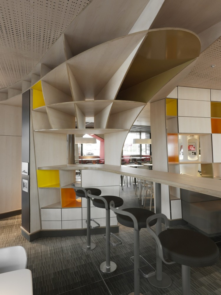 McDonald’s Interiors in France / Patrick Norguet