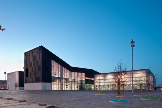 Ibaiondo Civic Center / ACXT Arquitectos (10)