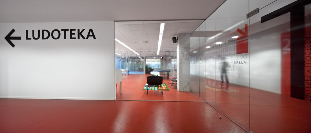 Ibaiondo Civic Center / ACXT Arquitectos