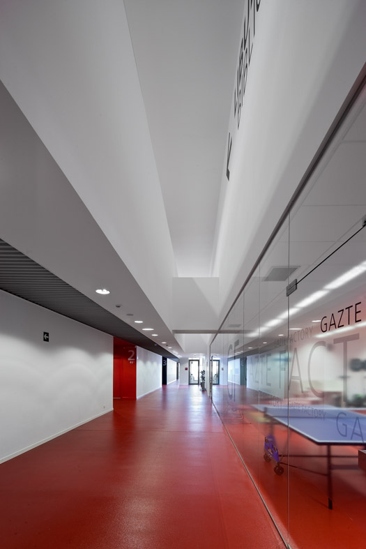 Ibaiondo Civic Center / ACXT Arquitectos