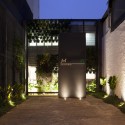 Real State Office Building / FGMF © Fran Parente