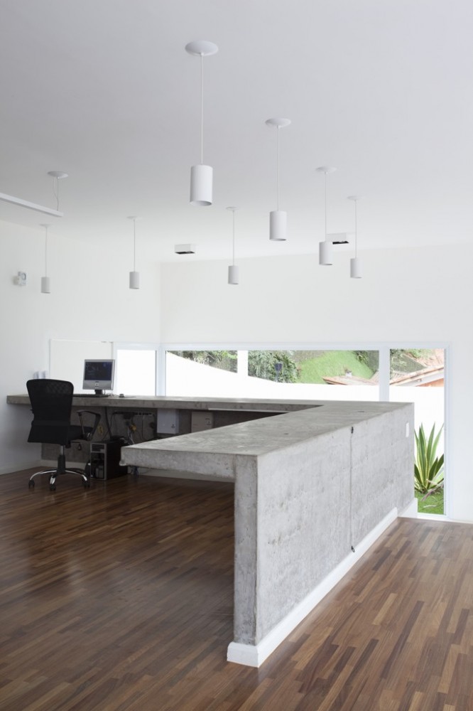 Granja Viana House / Arquiteto Gilberto Belleza