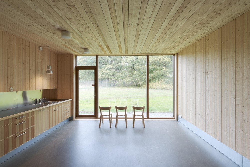 Cemetary Service Building at Ulriksdal / Petra Gipp Arkitektur ​and In Praise of Shadows