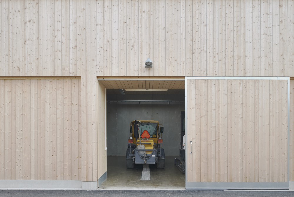 Cemetary Service Building at Ulriksdal / Petra Gipp Arkitektur ​and In Praise of Shadows