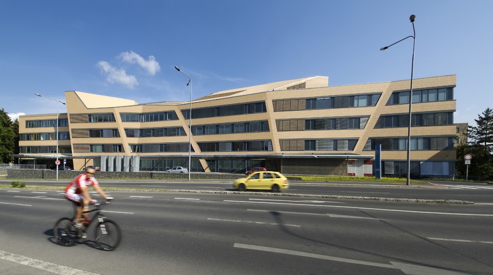 Center of Urgent Medicine / DOMY