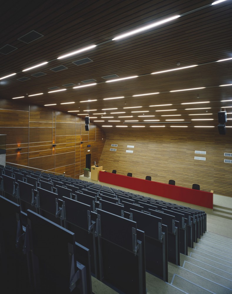 Educational Centre of the Medical Faculty of Charles University / DOMY