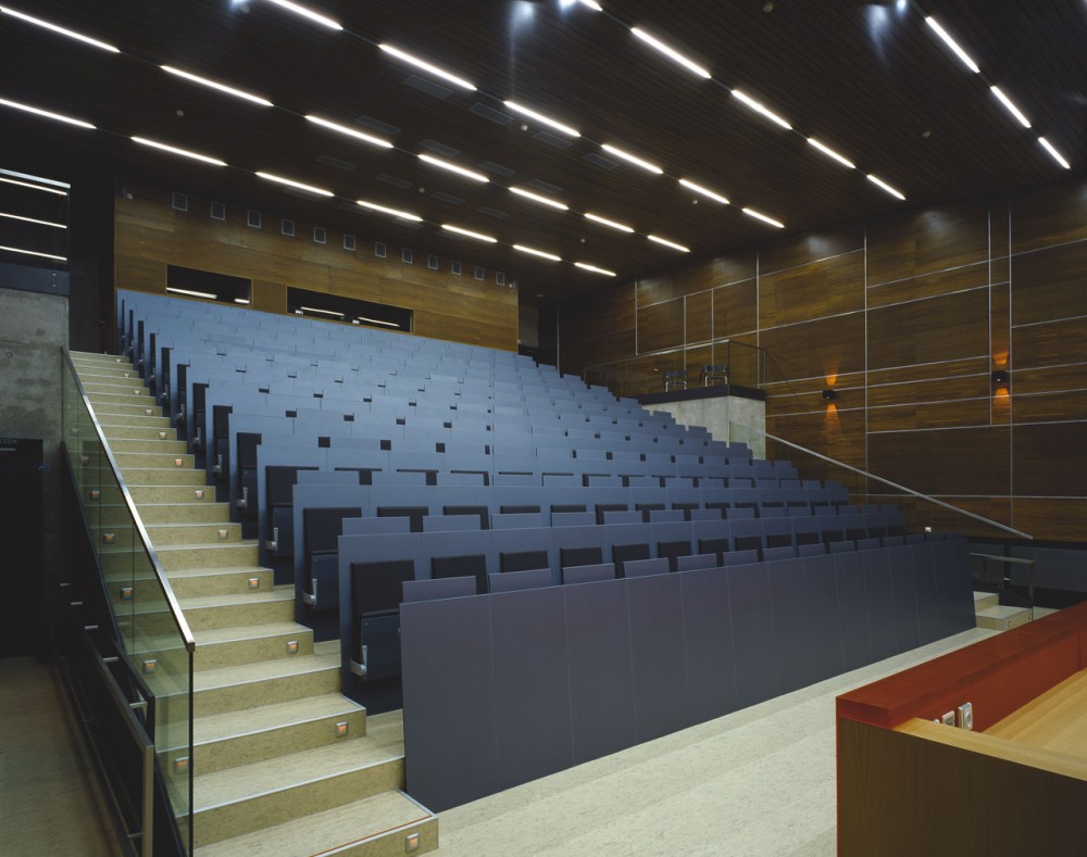 Educational Centre of the Medical Faculty of Charles University / DOMY
