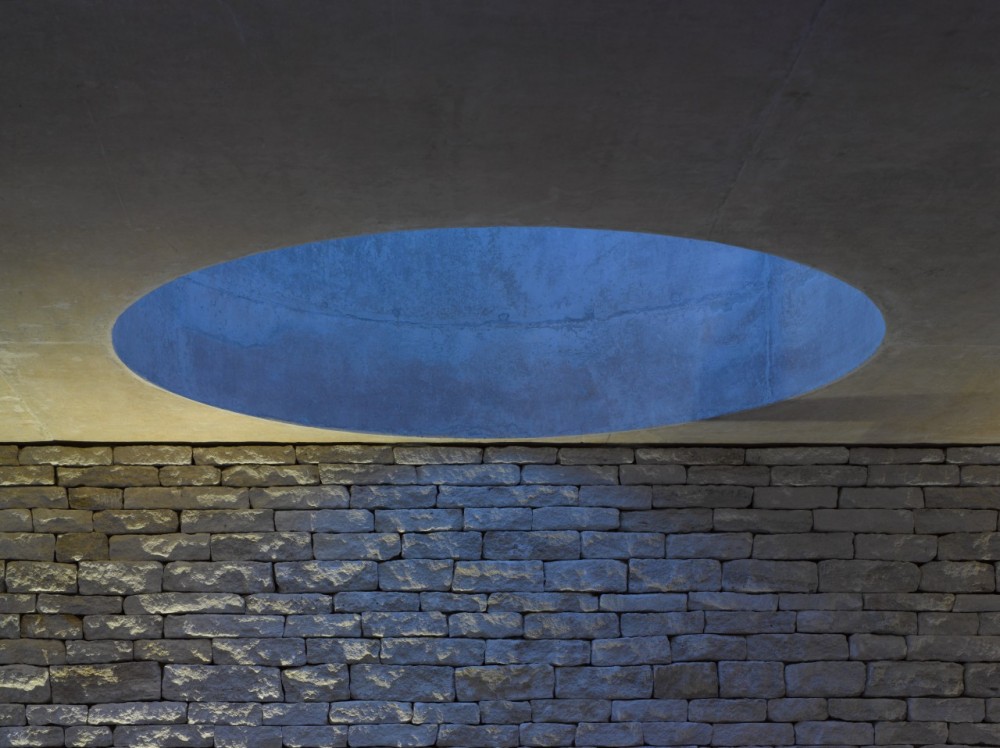 The Round Tower / De Matos Ryan