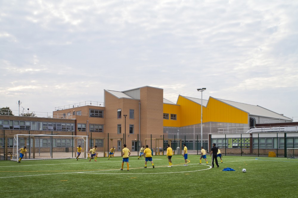 Broadway School / Cottrell & Vermeulen
