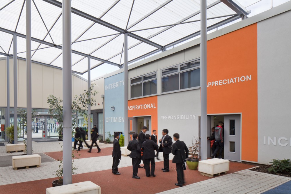 Broadway School / Cottrell & Vermeulen