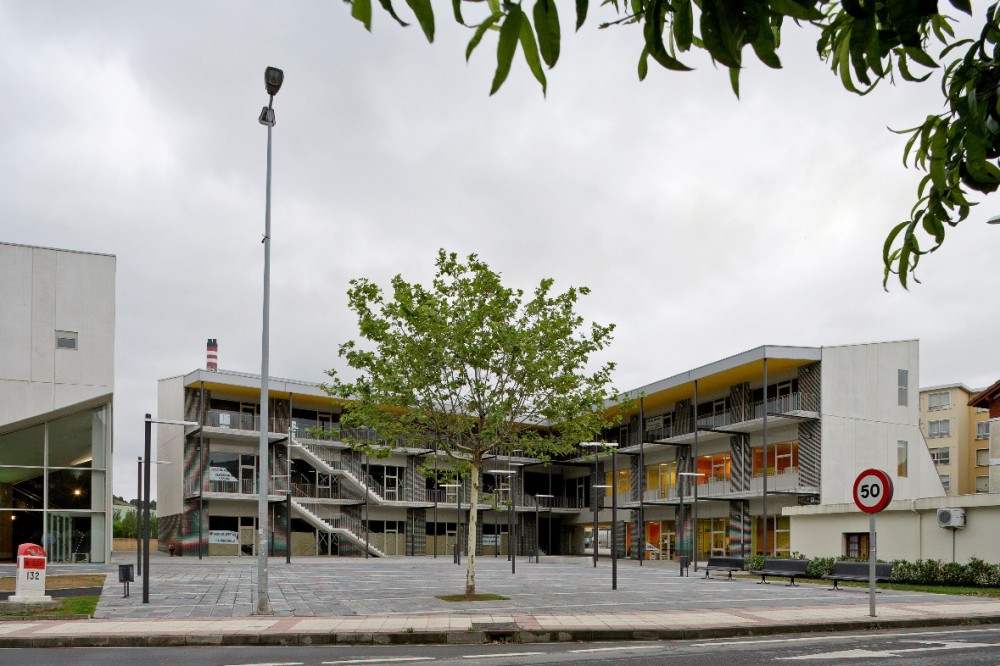 Auditorium And Multifunctional Building / Virai Arquitectos