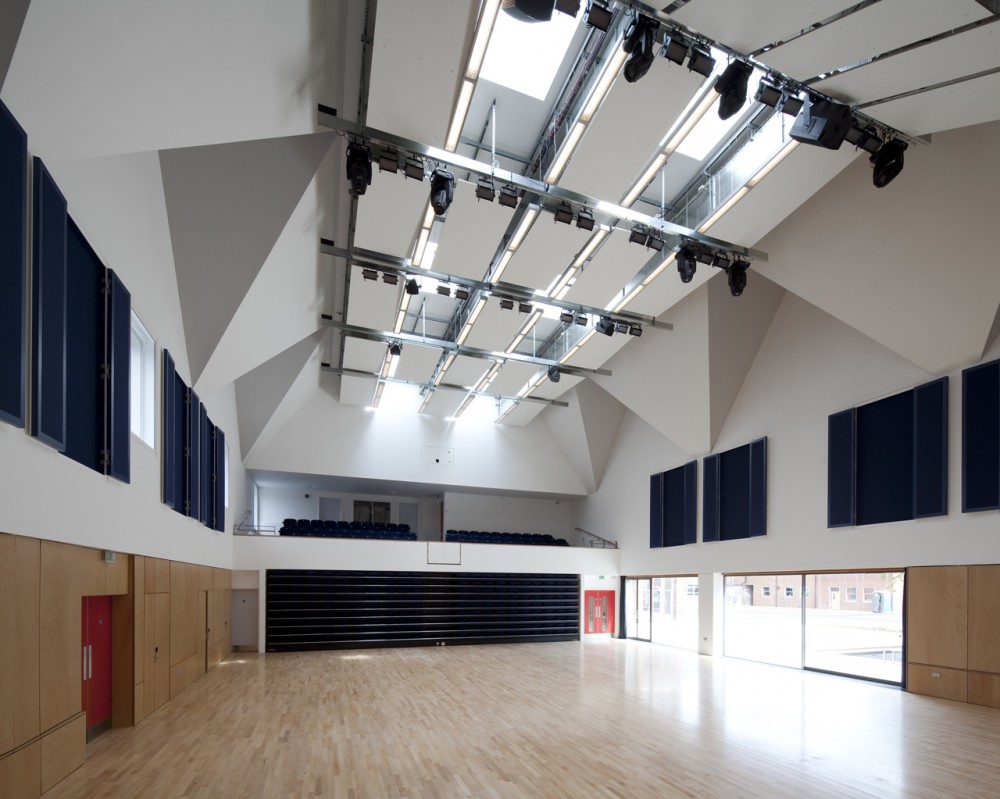 Brentwood School Study Centre and Auditorium / Cottrell & Vermeulen Architecture