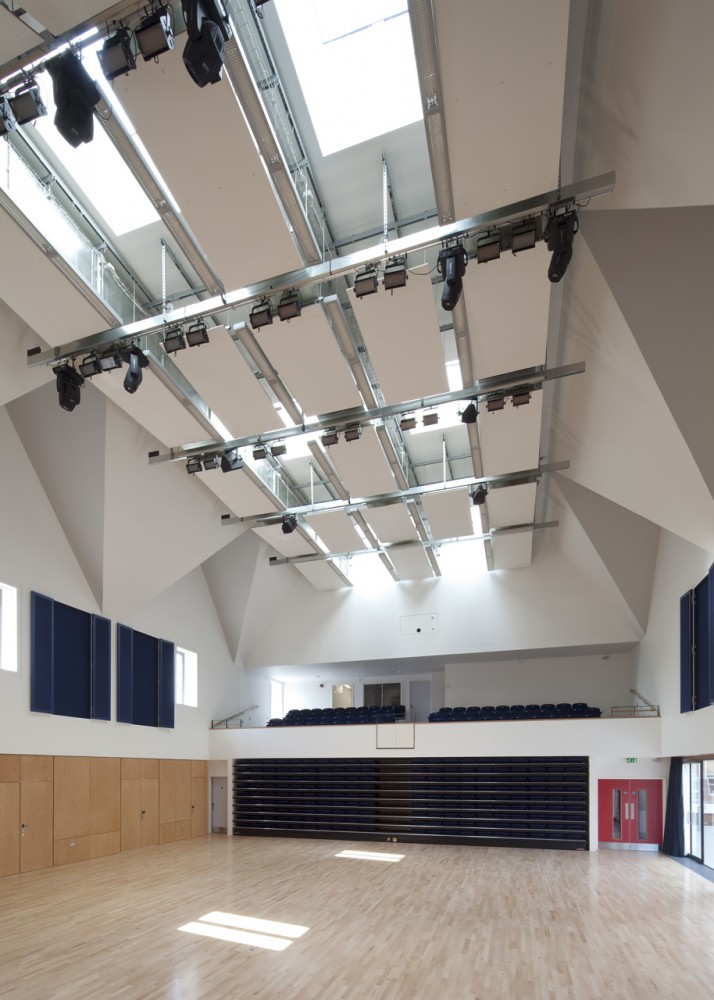 Brentwood School Study Centre and Auditorium / Cottrell & Vermeulen Architecture