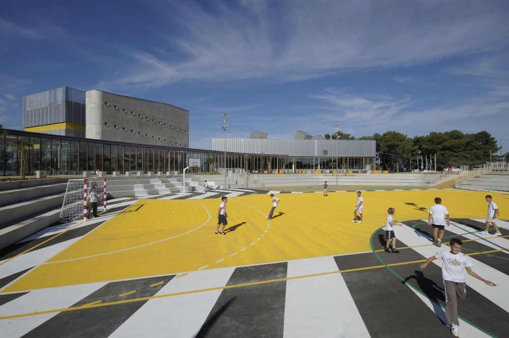 Veli VRH Elementary School / Randic Turato